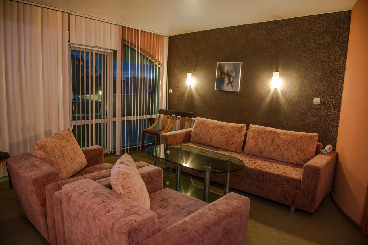 Hotel Kapri Jambol Kültér fotó