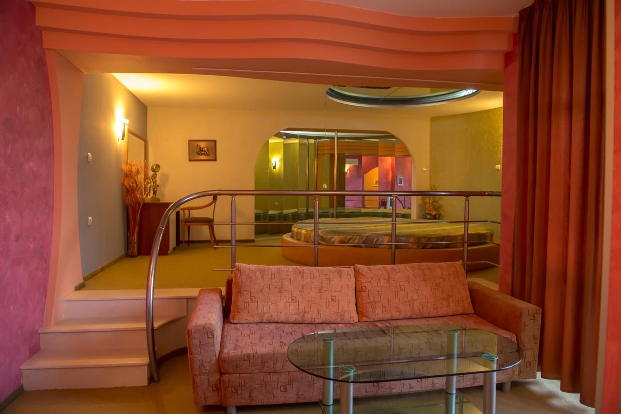 Hotel Kapri Jambol Kültér fotó