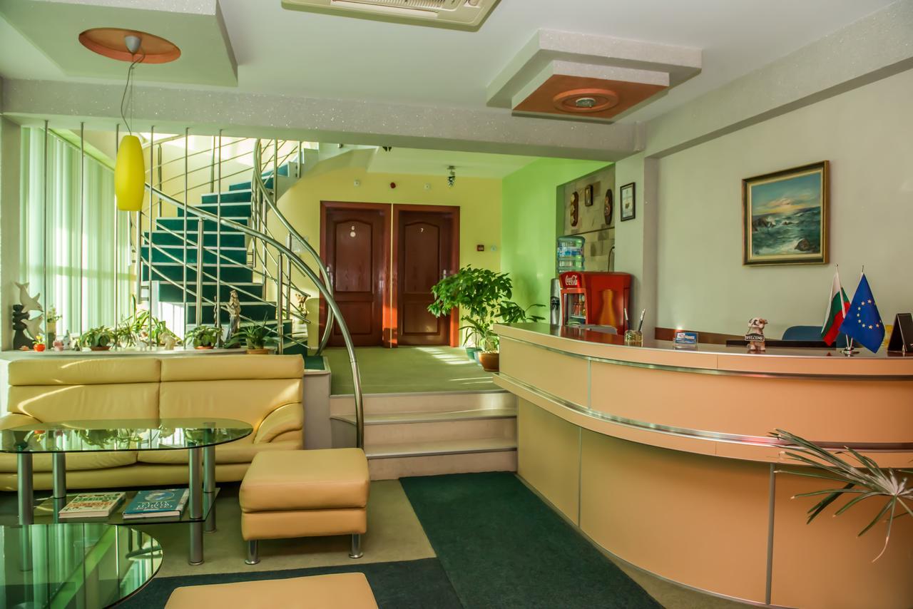 Hotel Kapri Jambol Kültér fotó
