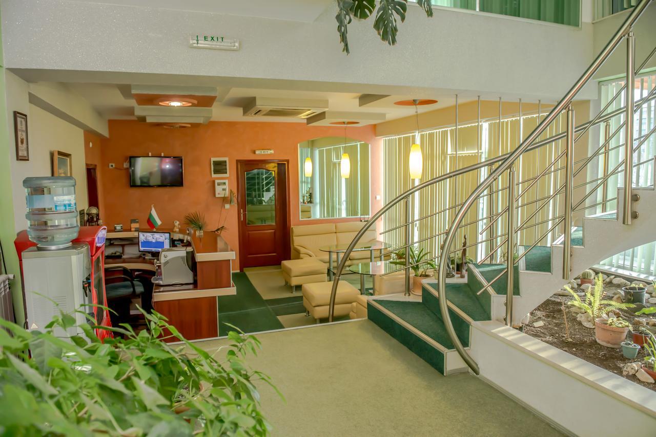 Hotel Kapri Jambol Kültér fotó