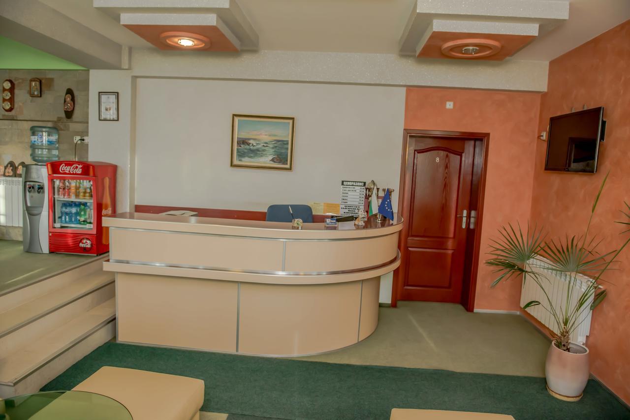 Hotel Kapri Jambol Kültér fotó