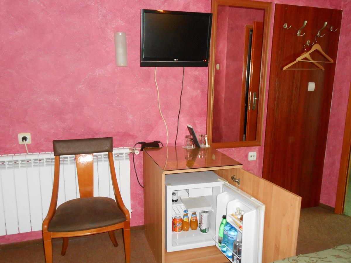 Hotel Kapri Jambol Kültér fotó