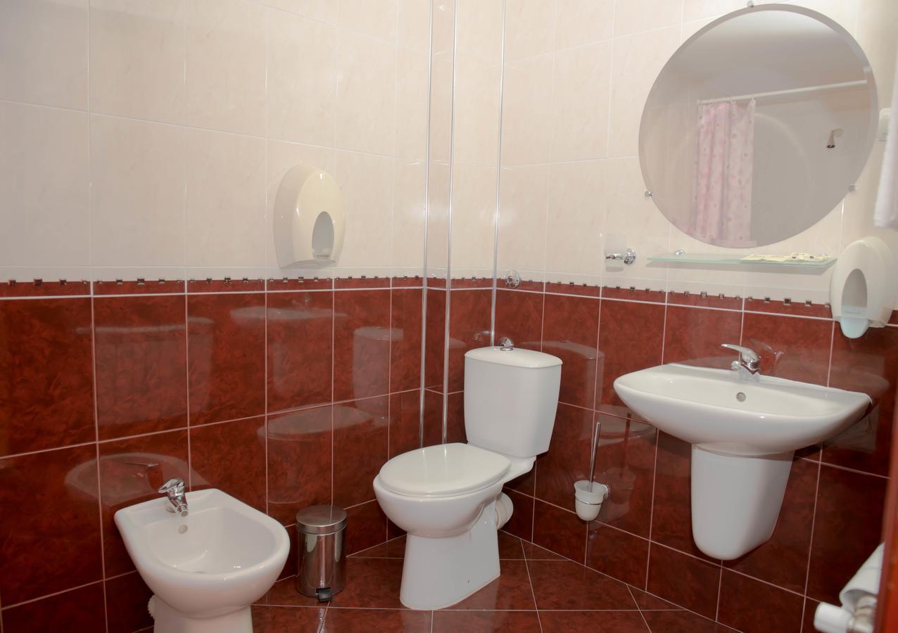 Hotel Kapri Jambol Kültér fotó